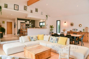 Villa familiale 10min de l'océan piscine chauffée